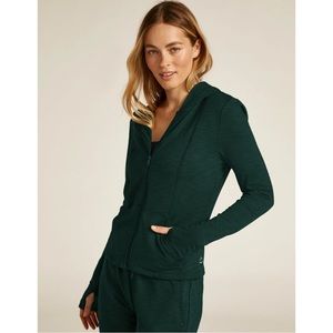 BEYOND YOGA Heather Rib Morning Jog Hoodie in Midnight Green Heather
